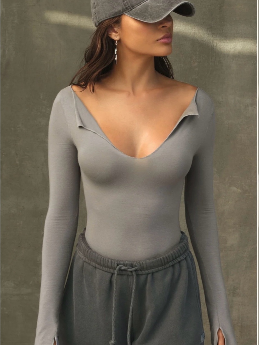 NWT Joah Brown Notched V Neck Long Sleeve Shadow Small
